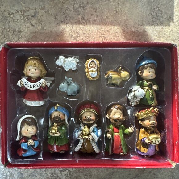 adorable 11 Piece 2.5” Resign Nativity Set - Picture 1 of 3